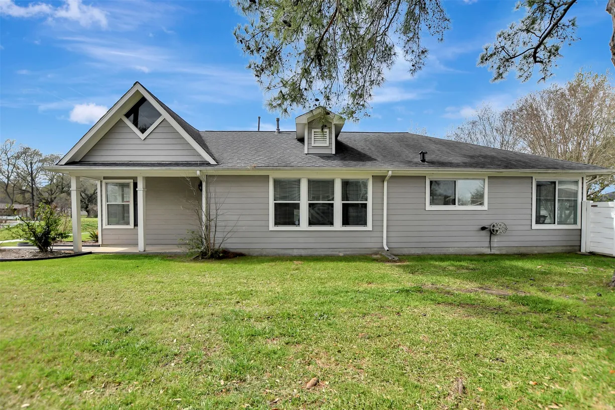 Houston Real Estate | View 10011 Farrell Drive | Listing