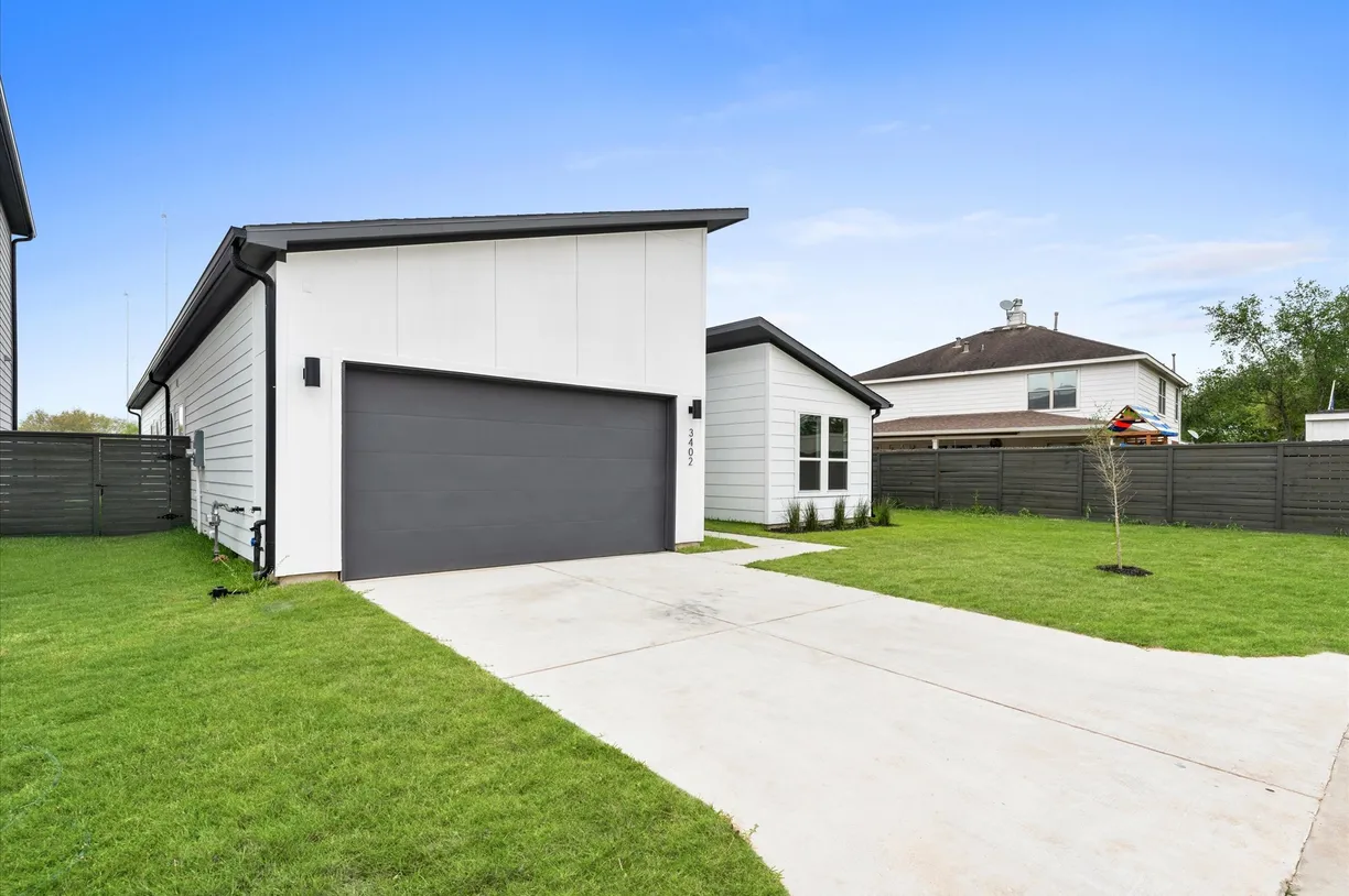 Houston Real Estate | View 3402 Garden Oaks Street | Listing