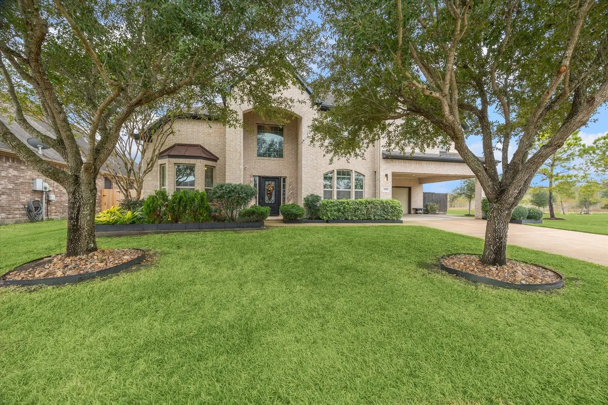 Houston Real Estate | View 2806 TREMONT SPRINGS Lane | 5 Beds, 3 Baths