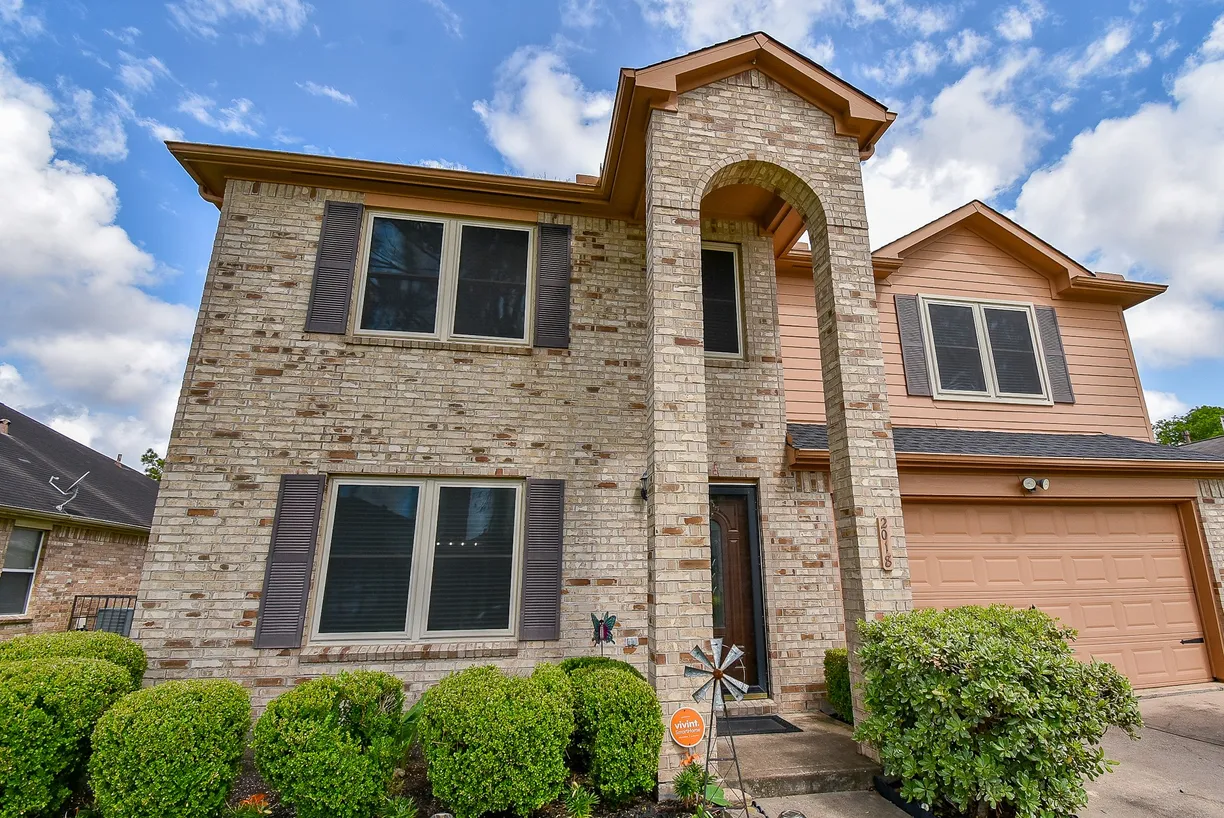 Houston Suburbs Real Estate | View 2018 Kitty Hawk Drive | 5 Beds, 3 Baths