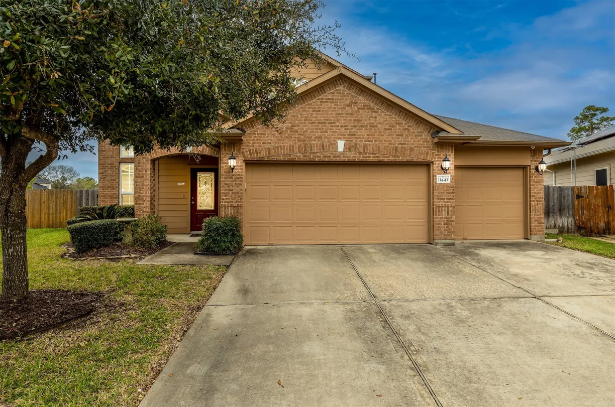 The Woodlands Real Estate | View 11443 Northam Drive | Listing