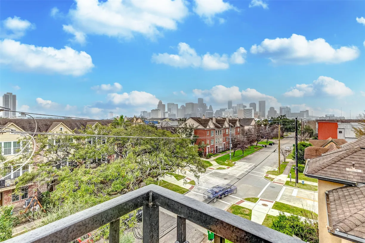 Houston Real Estate | View 2905 Chenevert Street, A | 3 Beds, 3 Baths