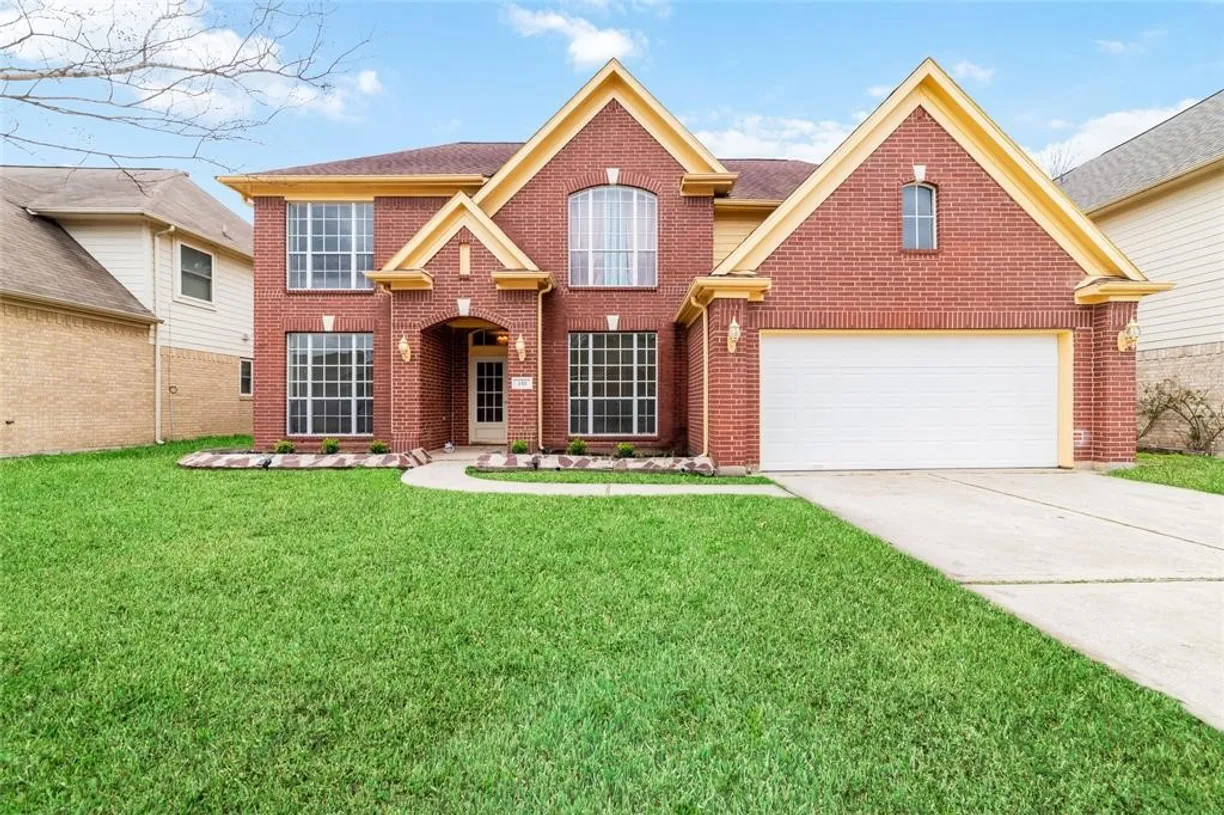 Houston Real Estate | View 155 Perfidia Drive | 4 Beds, 3 Baths