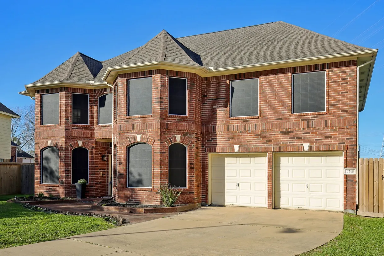 Houston Real Estate | View 2518 Sand Bar Court | 5 Beds, 3 Baths