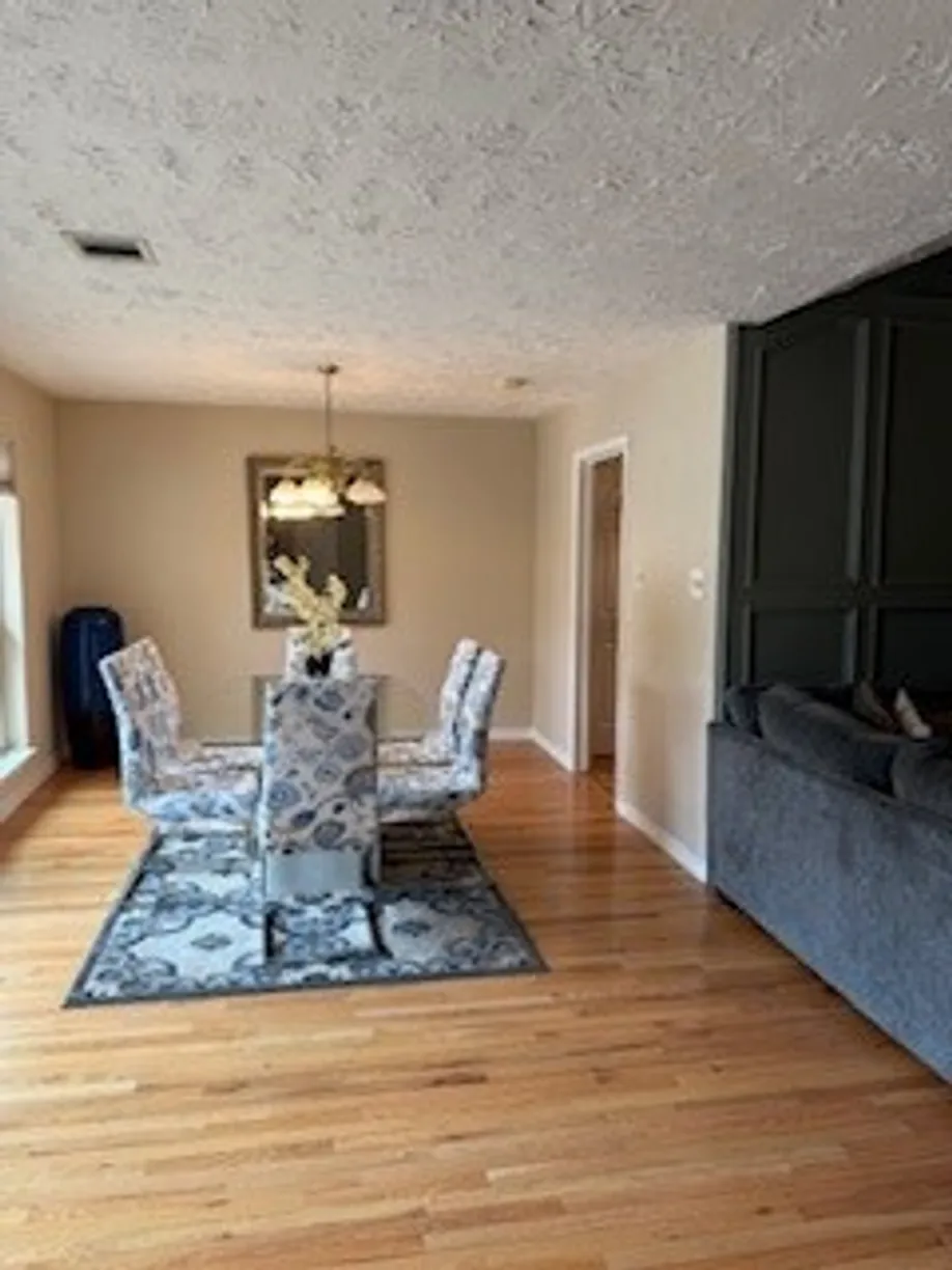 Houston Real Estate | View 2810 Poplar Creek Lane | Listing