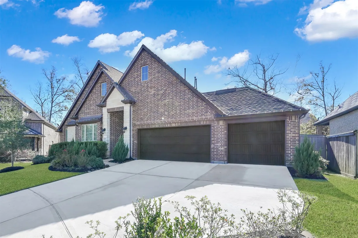 Houston Real Estate | View 107 Evening Tide Court | 4 Beds, 3 Baths