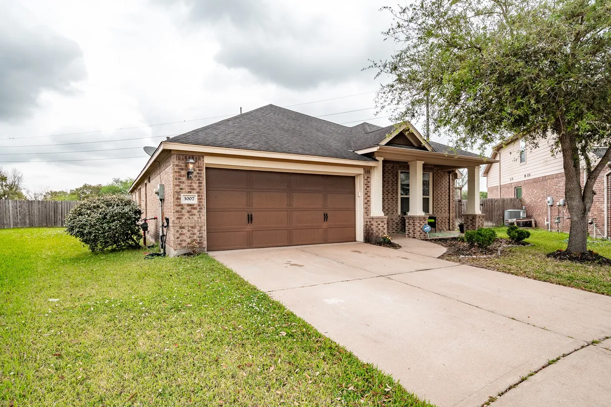 Houston Suburbs Real Estate | View 3007 Hurst Green Lane | Listing