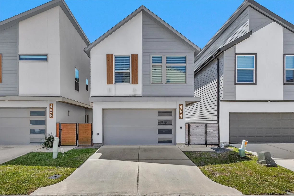 The Woodlands Real Estate | View 454 S Centro Circle | 2 Beds, 2 Baths