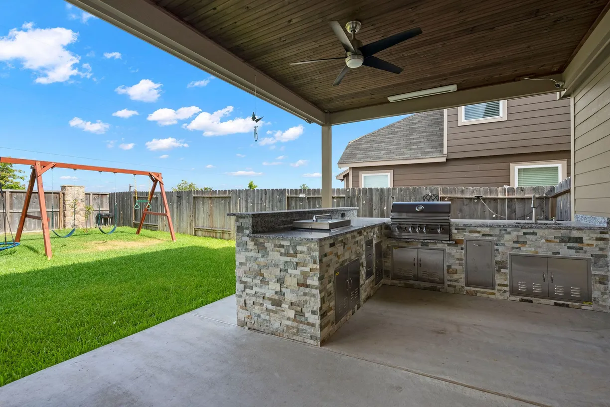 Houston Real Estate | View 3043 Bugatti Drive | 3 Beds, 2 Baths
