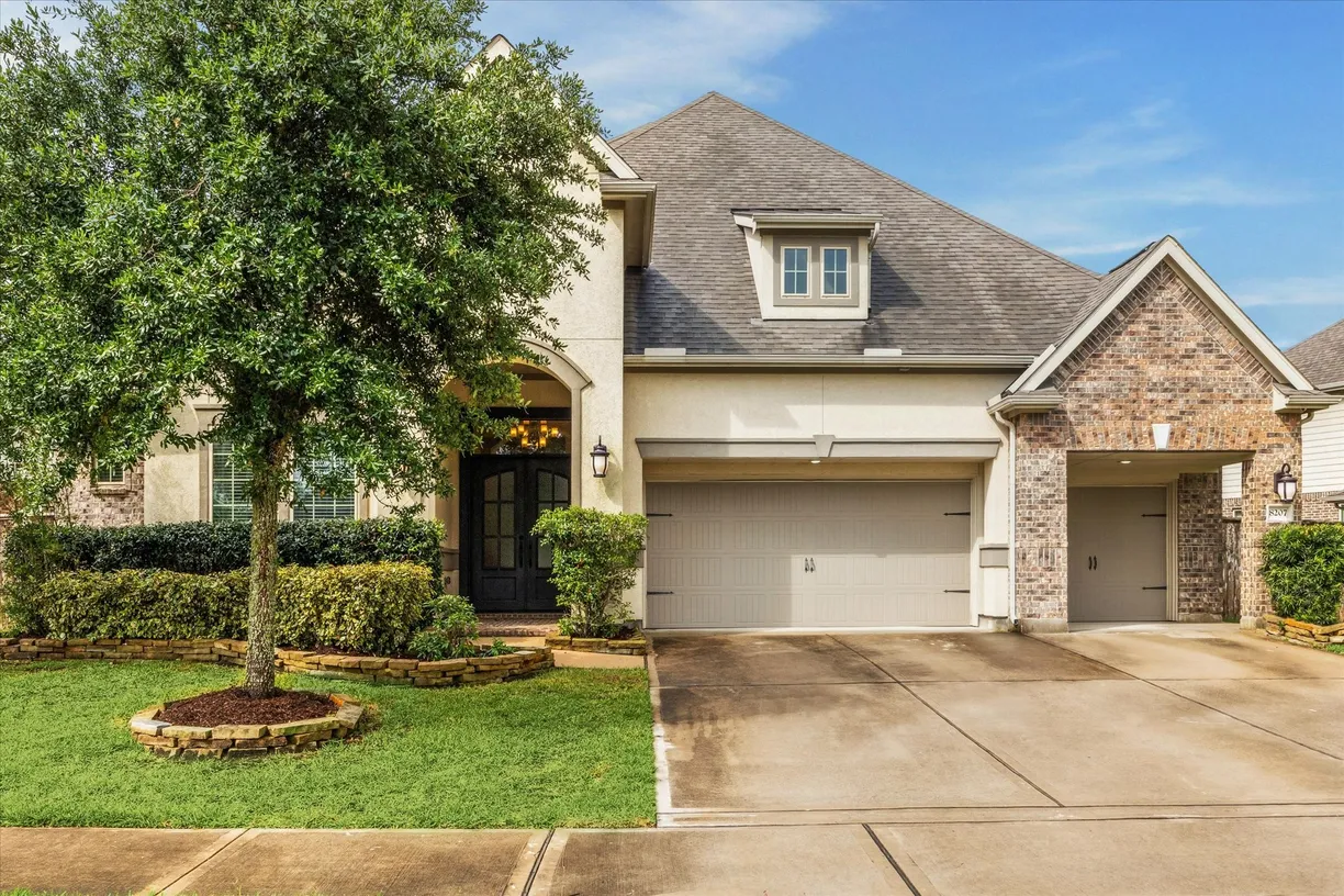 Houston Real Estate | View 8207 Mesquite Hill Lane | Listing