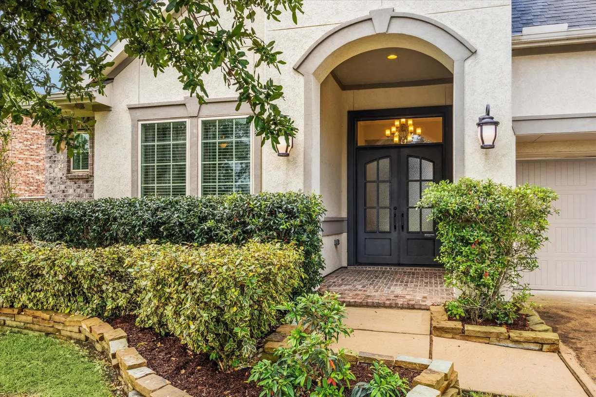 Houston Real Estate | View 8207 Mesquite Hill Lane | 4 Beds, 4 Baths