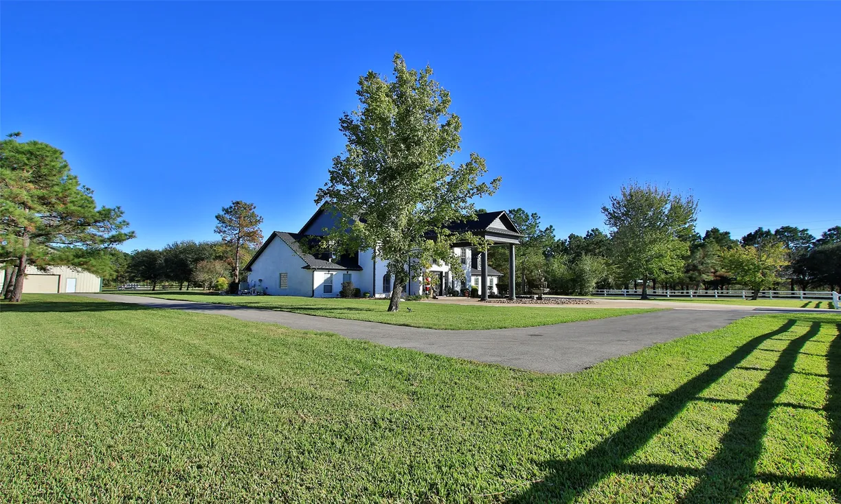 Houston Real Estate | View 110 Hunters Creek Way | Listing