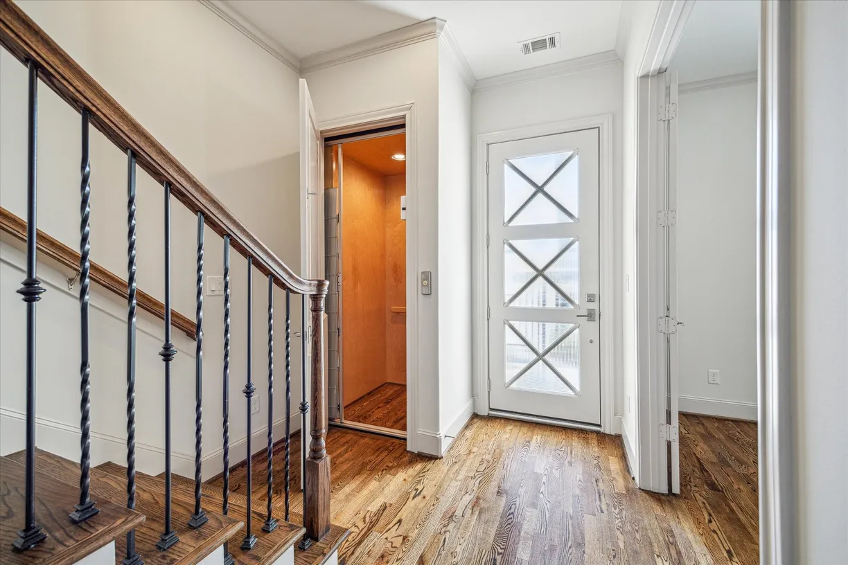 Houston Real Estate | View 1 Robita Street | Listing
