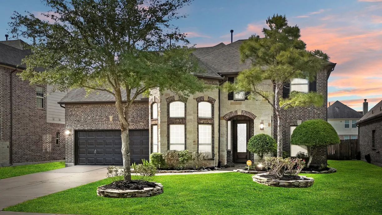 Houston Real Estate | View 126 Honeysuckle Vine Drive | 4 Beds, 3 Baths