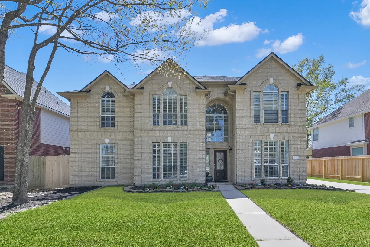 The Woodlands Real Estate | View 1626 Calmar Drive | 5 Beds, 3 Baths