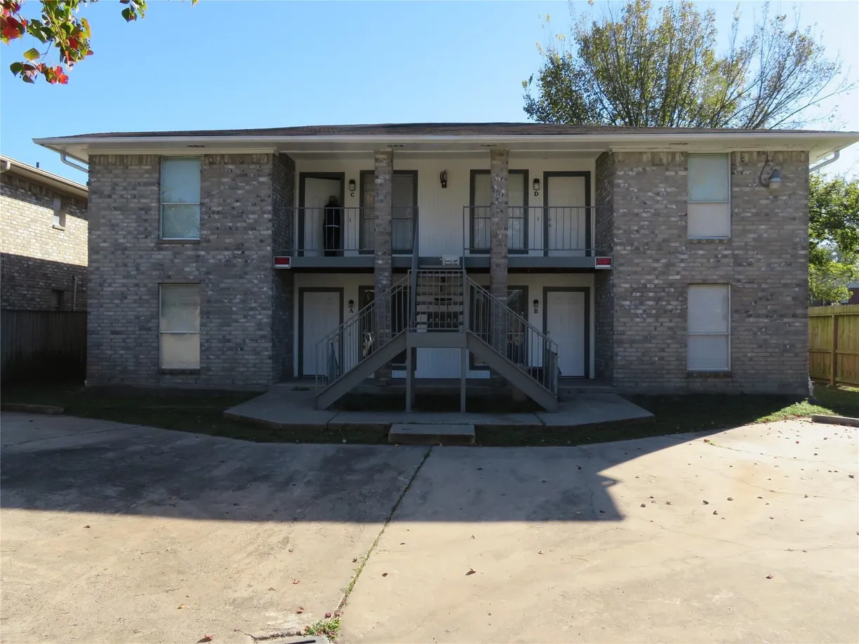 Houston Real Estate | View 9018 Grannis Street, 4 | Listing