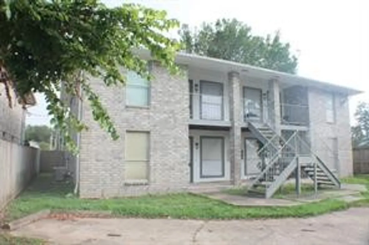 Houston Real Estate | View 9018 Grannis Street, 4 | 2 Beds