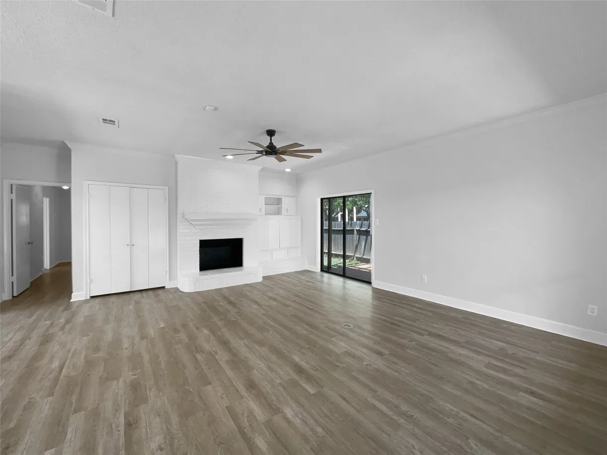 Houston Suburbs Real Estate | View 202 Essex Place | Listing