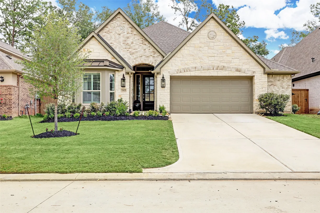 Houston Real Estate | View 21825 S Enchanted Rock Drive | 4 Beds, 3 Baths