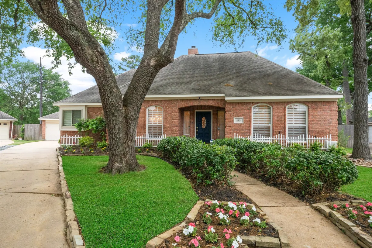 Houston Real Estate | View 12538 W Pavilion Court | Listing