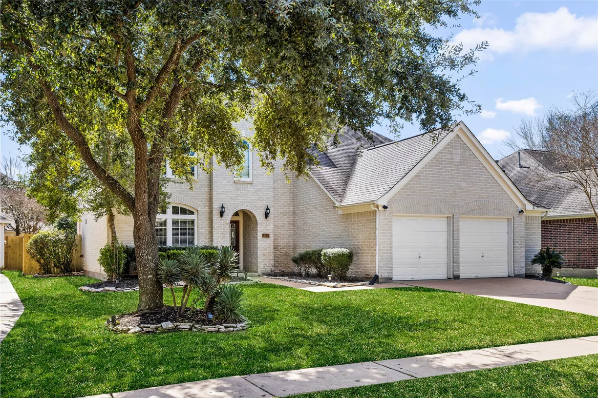 Houston Real Estate | View 11615 Cedarvale Lane | Listing
