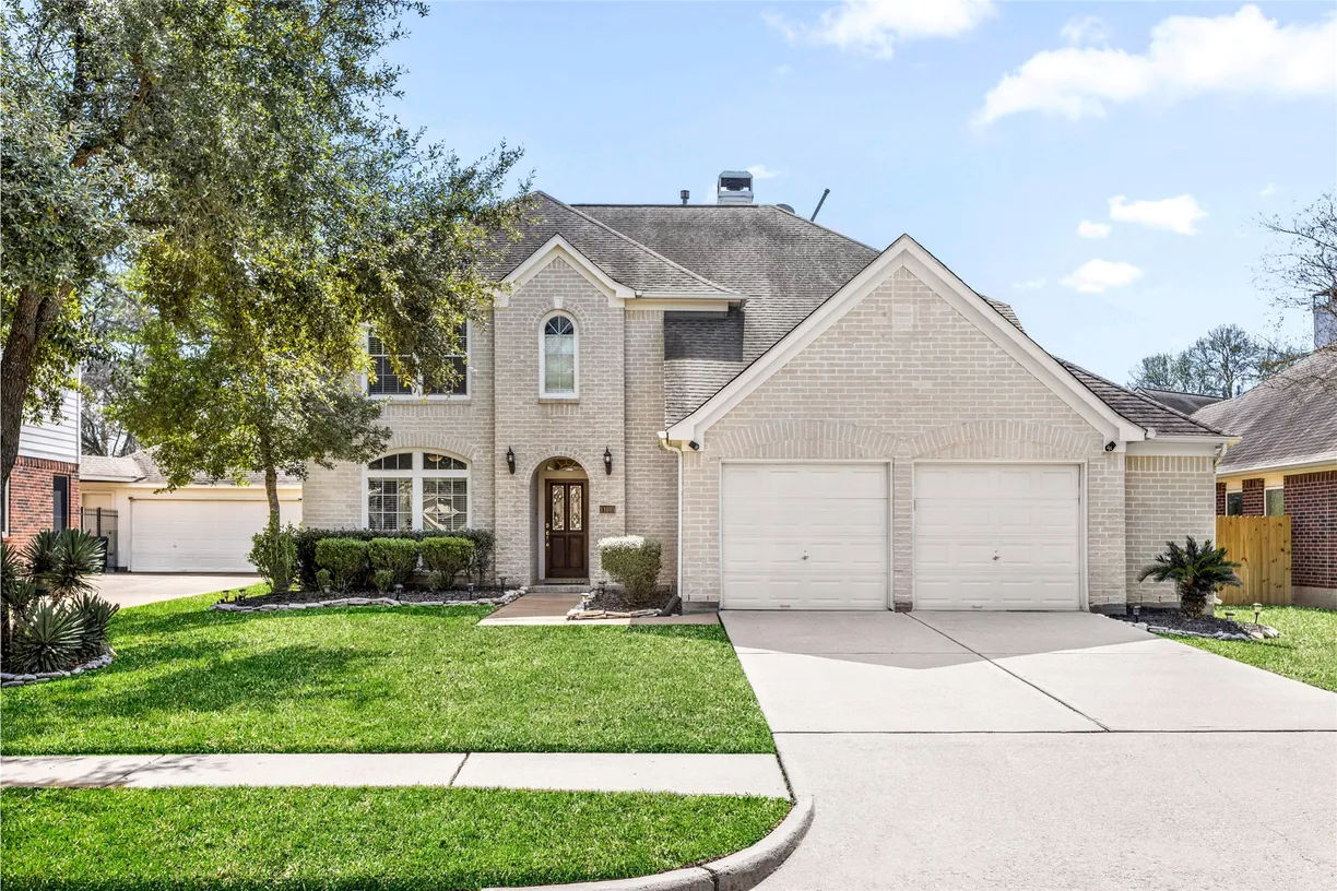 Houston Real Estate | View 11615 Cedarvale Lane | Listing