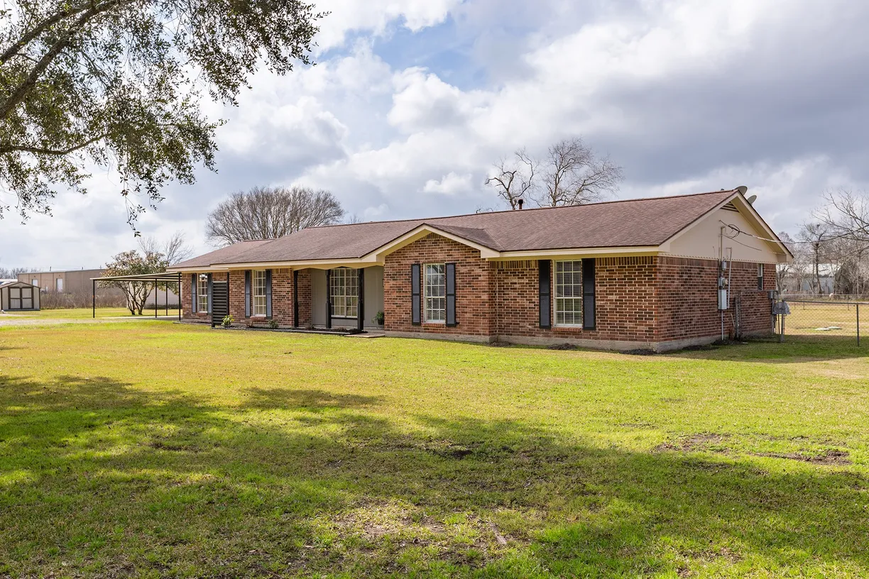 Houston Real Estate | View 17602 Pearland Sites Road | 3 Beds, 2 Baths