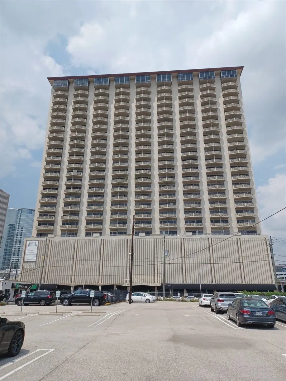 Houston Real Estate | View 2016 Main Street, 605 | Listing