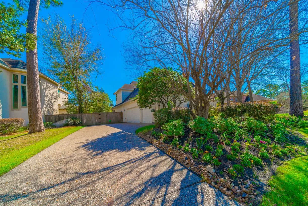 Houston Real Estate | View 7119 Eldorado Centre Lane | Listing