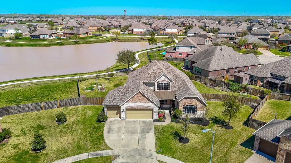 Houston Real Estate | View 9307 Panola Place Court | 4 Beds, 3 Baths