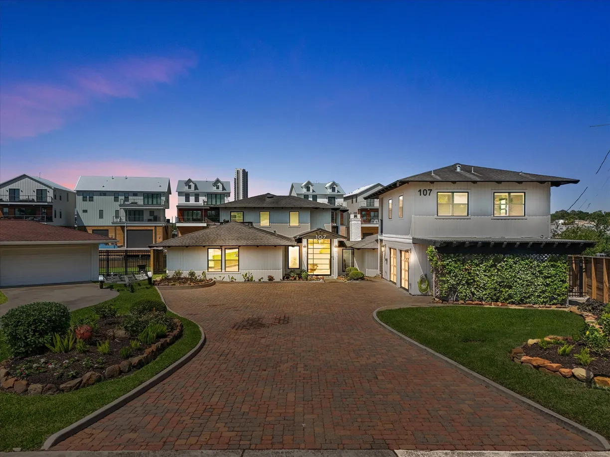 Houston Real Estate | View 107 Cedar Lane | Listing