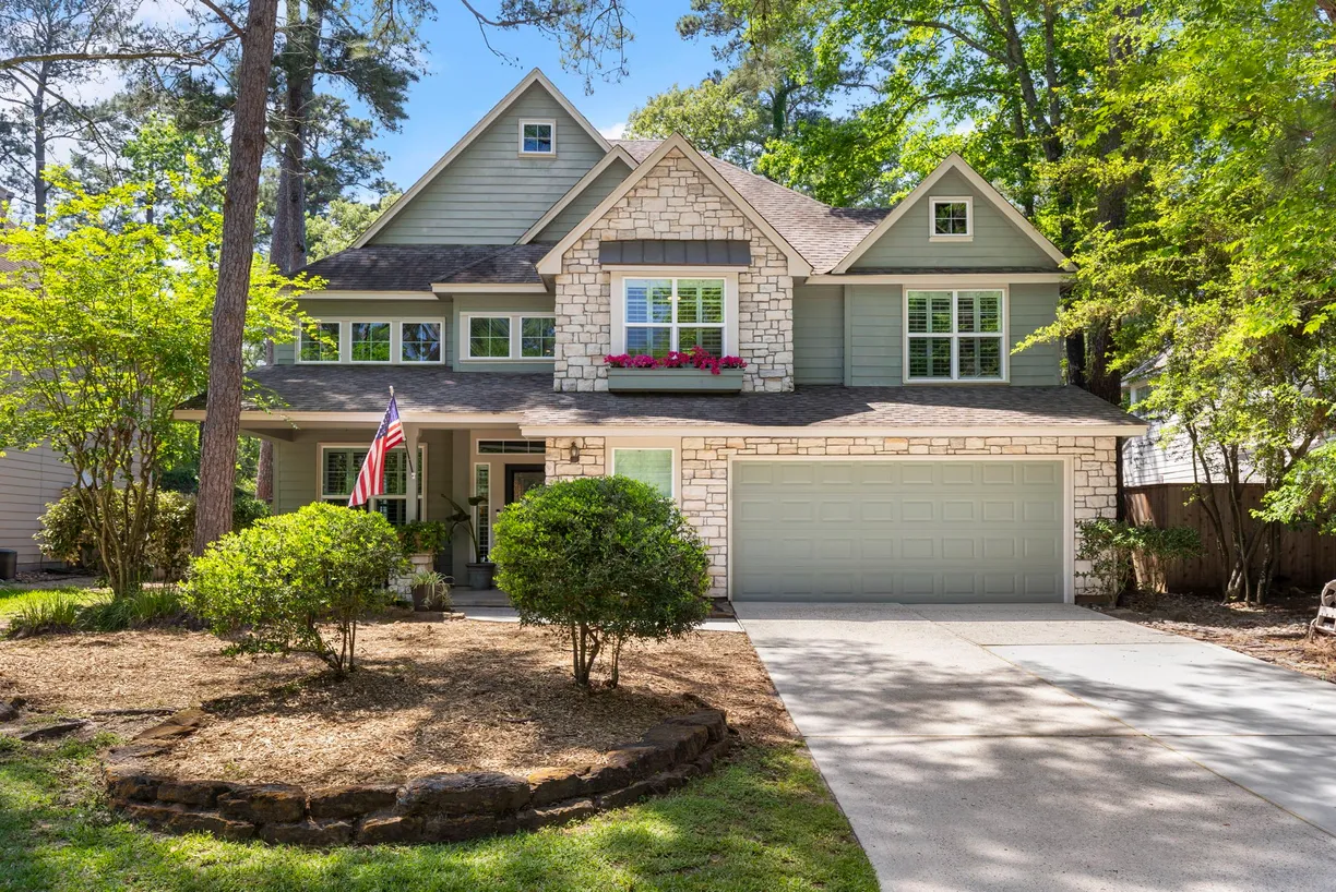 The Woodlands Real Estate | View 31 Alden Glen Drive | 4 Beds, 3 Baths