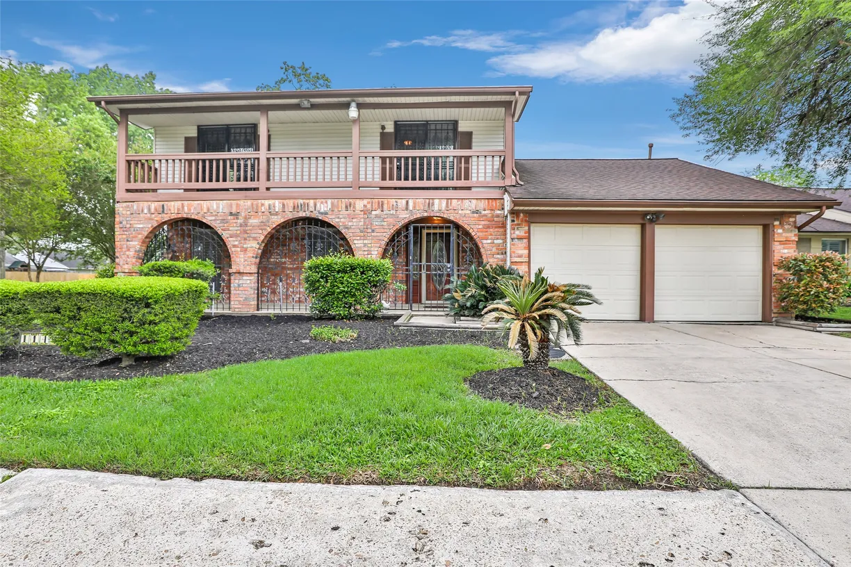 The Woodlands Real Estate | View 11403 Lovebird Lane | Listing