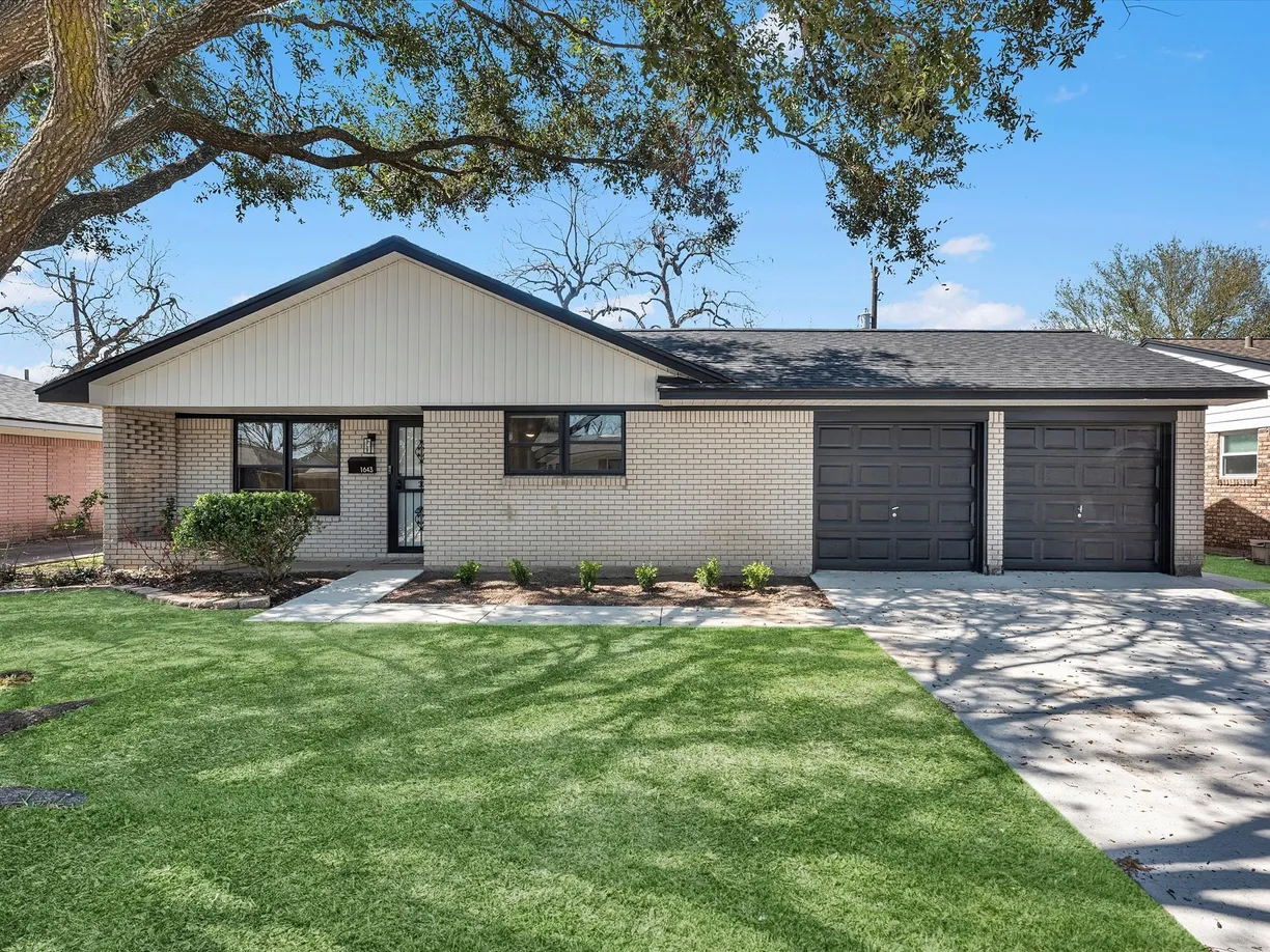 Houston Real Estate | View 1643 Fawnhope Drive | 3 Beds, 1 Bath