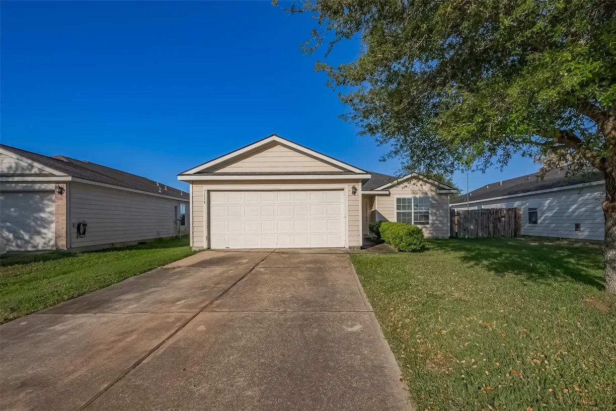 Houston Real Estate | View 7114 Orange Tree Lane | 3 Beds, 2 Baths
