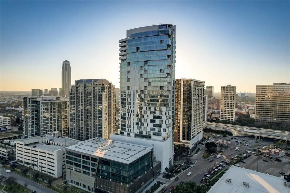 Houston Real Estate | View 4521 San Felipe Street, 1303 | 2 Beds, 2 Baths
