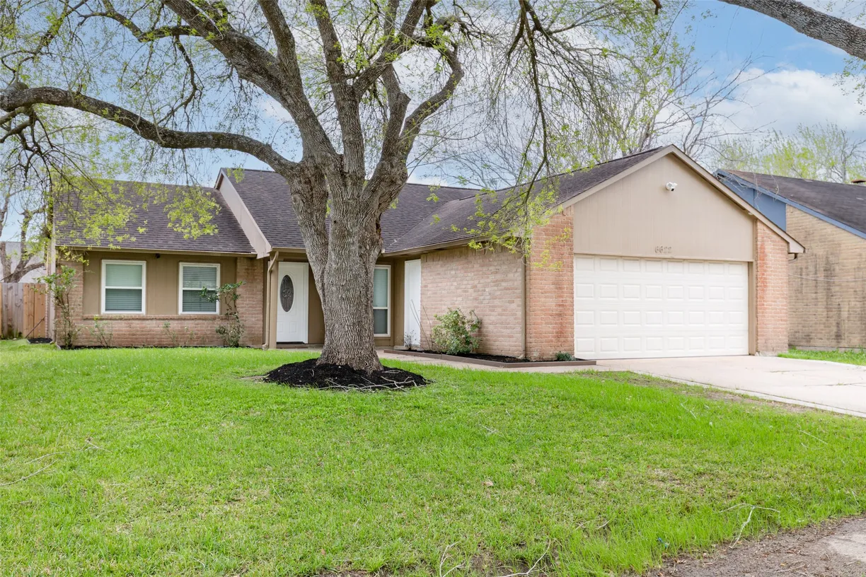 Houston Real Estate | View 6622 Blue Ridge Drive | 3 Beds, 2 Baths