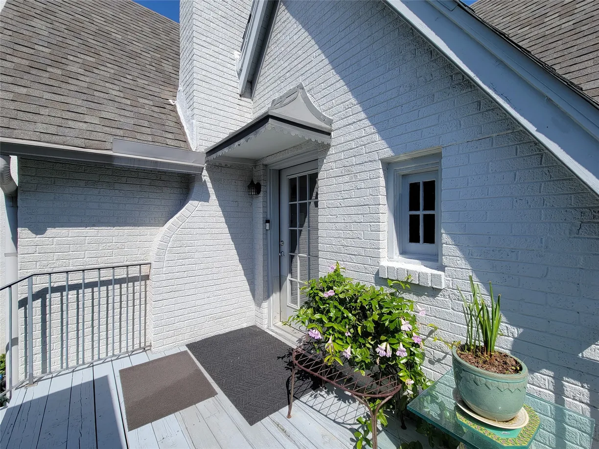 Houston Real Estate | View 2006 Norfolk Street | Listing