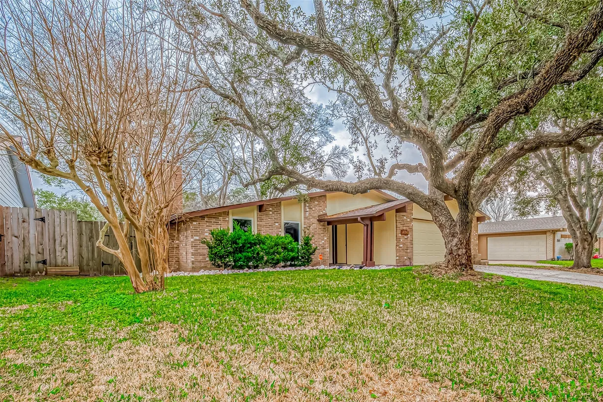 Houston Real Estate | View 2107 Quail Valley East Drive | Listing