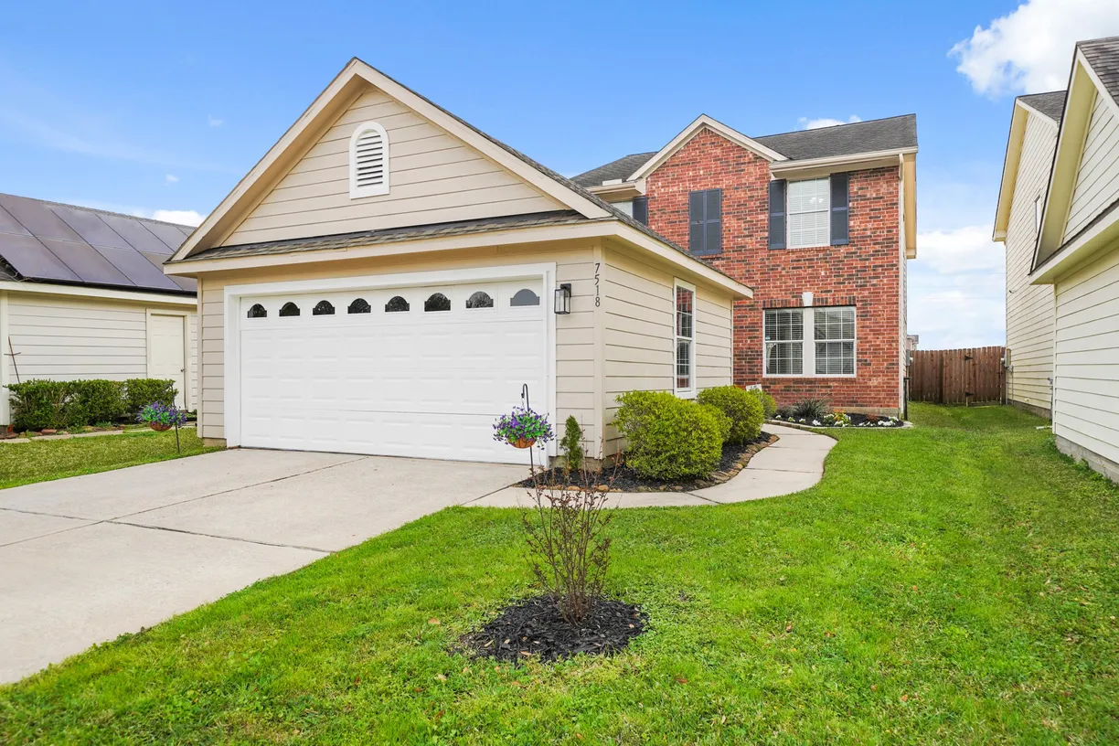 Houston Real Estate | View 7518 Rabbitt Ridge | 3 Beds, 2 Baths