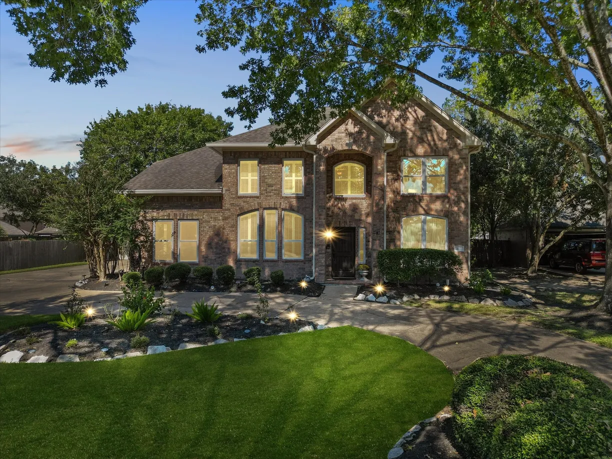 Houston Real Estate | View 412 Melodywood Drive | Listing