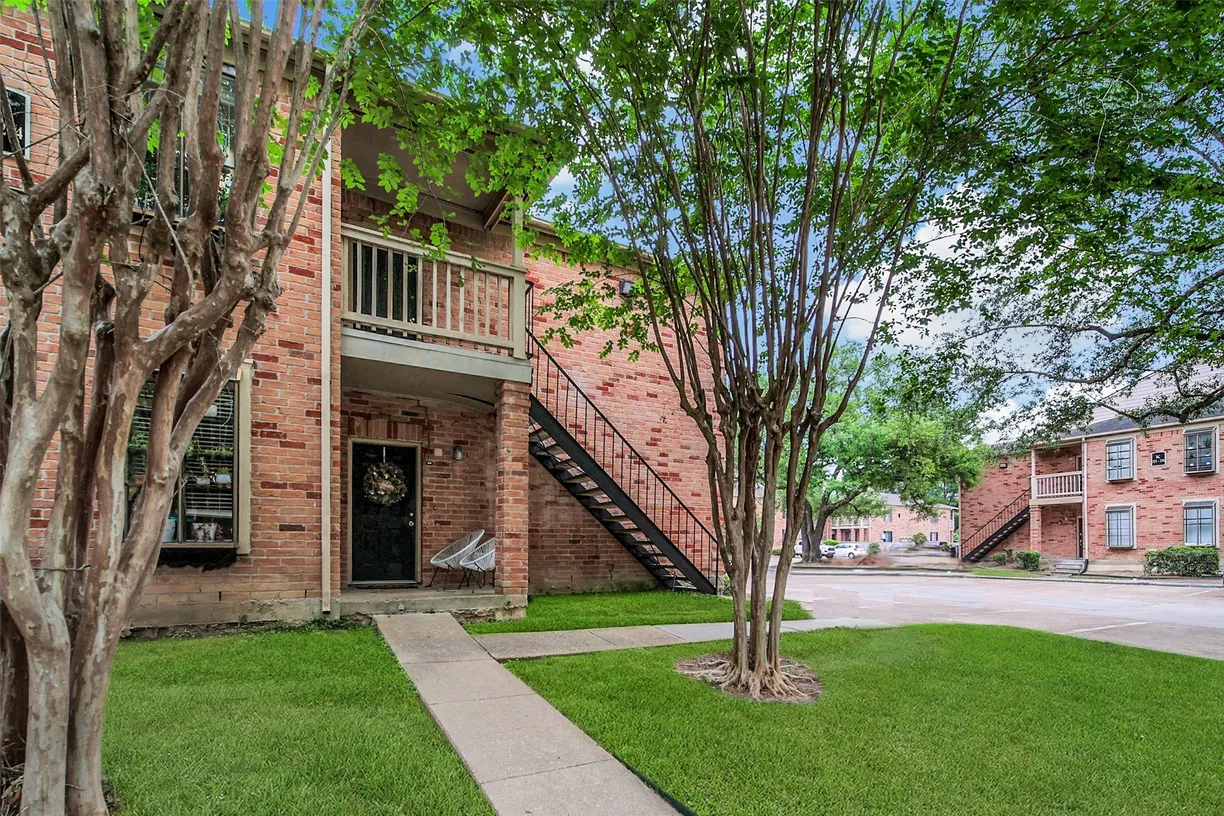 Houston Real Estate | View 2255 Braeswood Park Drive, 196 | 2 Beds, 2 Baths