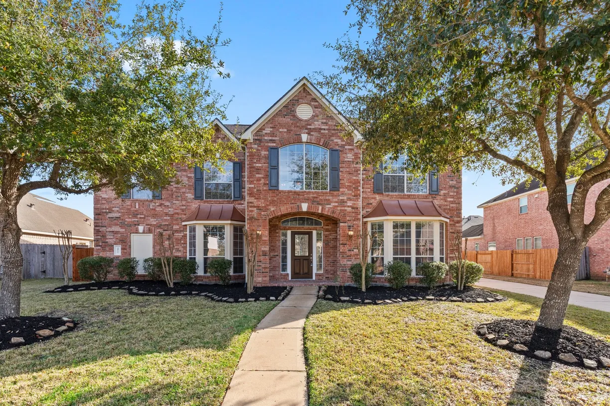 Houston Real Estate | View 2511 Orchid Creek Drive | 5 Beds, 3 Baths