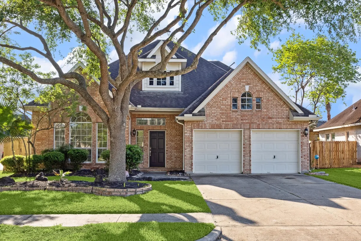 Houston Real Estate | View 3433 Bay Breeze Drive | 4 Beds, 3 Baths