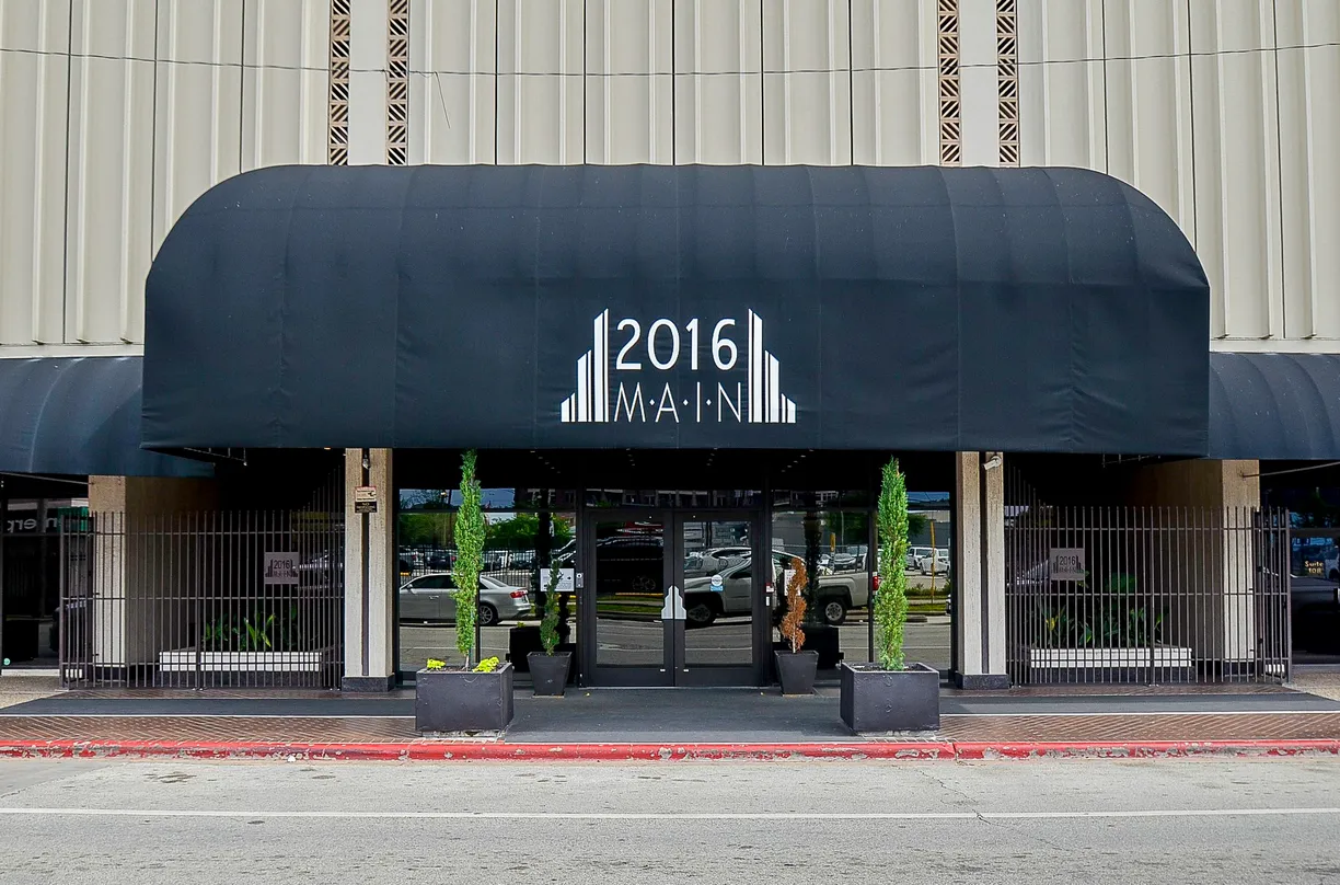 Houston Real Estate | View 2016 Main Street, 704 | 2 Beds, 2 Baths