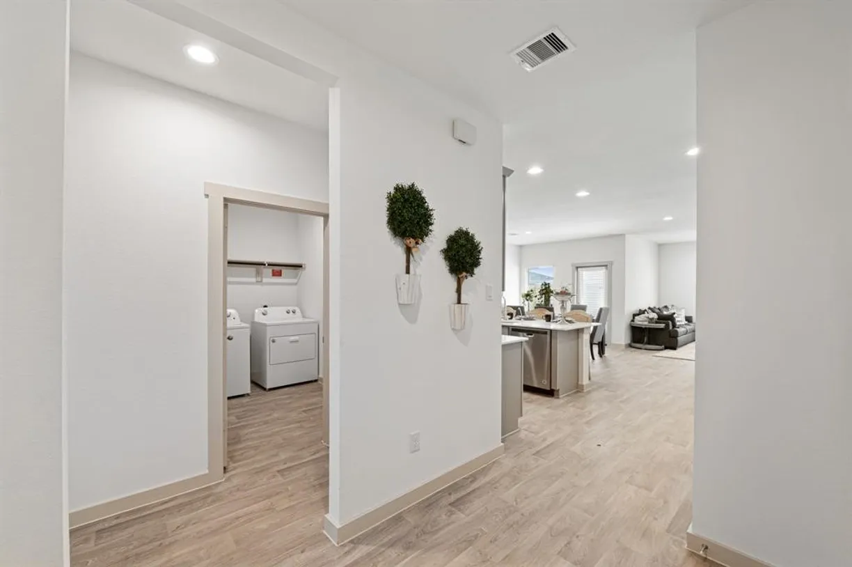 Houston Real Estate | View 31 Desert Spring Lane | Listing