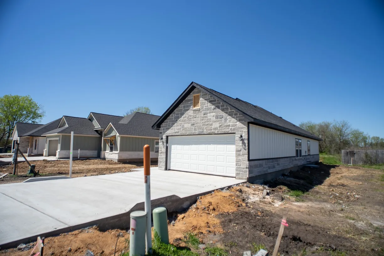 Houston Suburbs Real Estate | View 2591 Dove Crossing | 3 Beds, 2 Baths