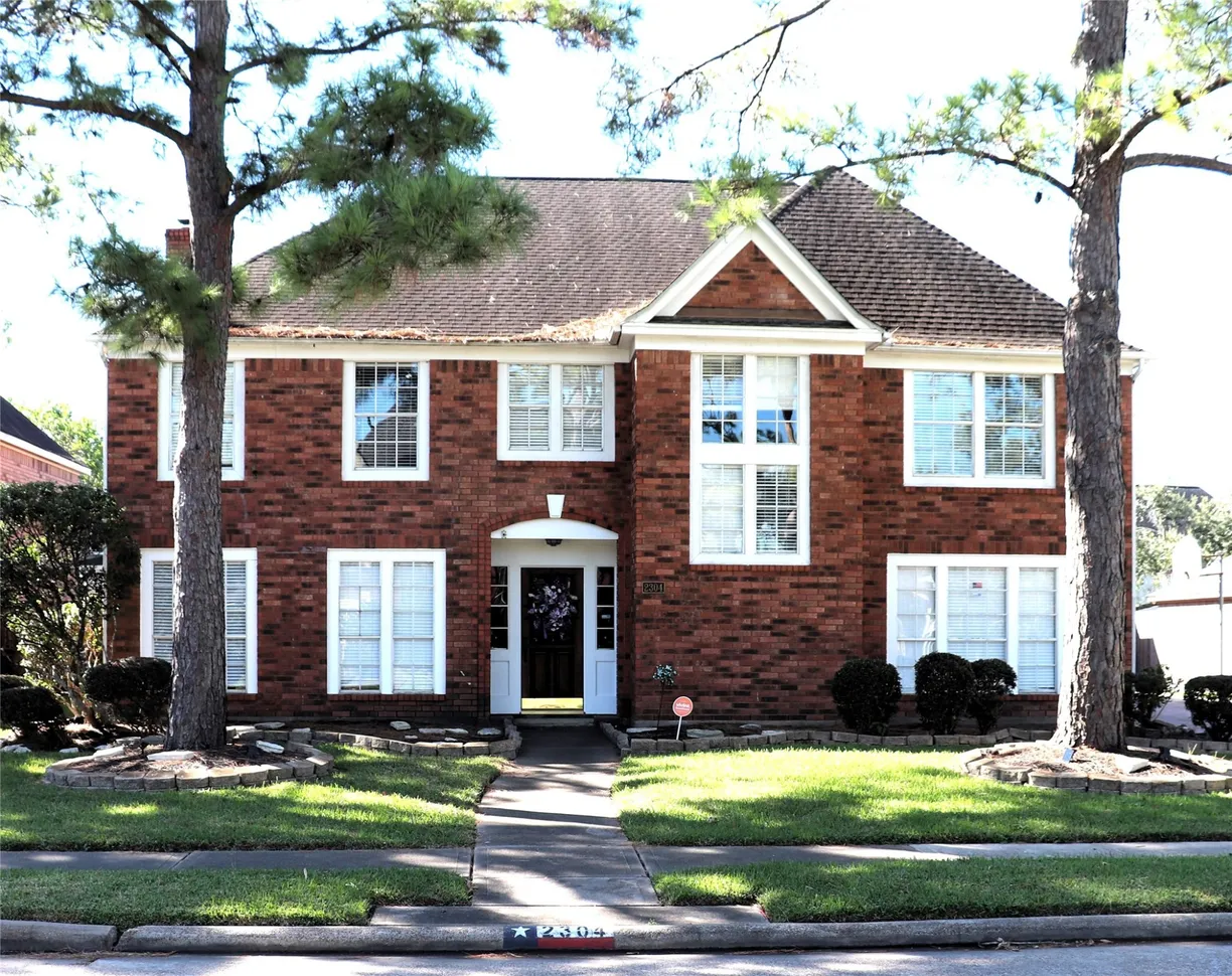 Houston Real Estate | View 2304 Eagles Way Way | 5 Beds, 3 Baths