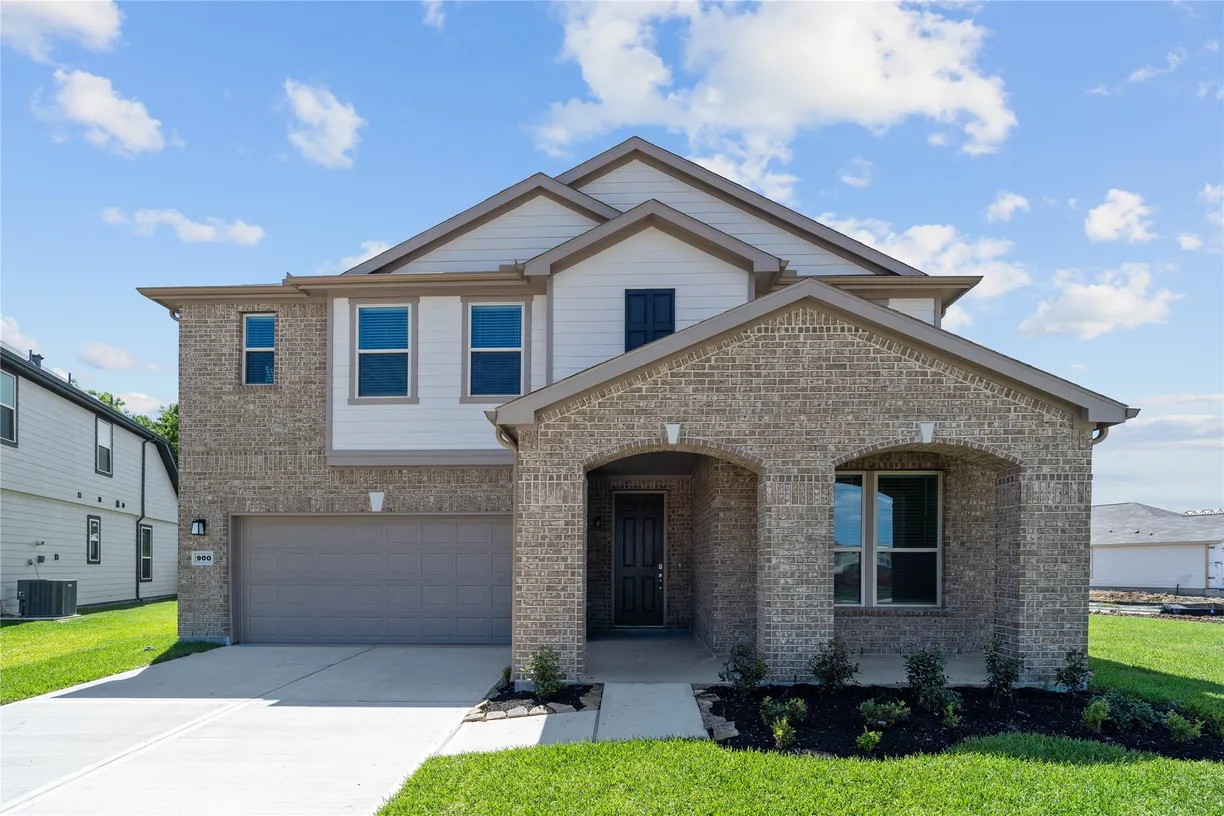Houston Real Estate | View 900 Landon Court | 3 Beds, 2 Baths