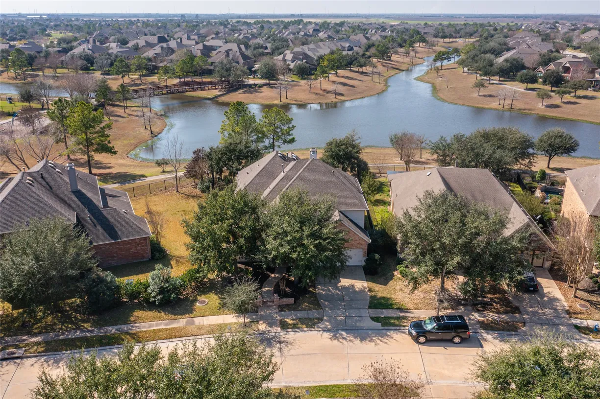 Houston Real Estate | View 12507 Cove Landing Drive | Listing